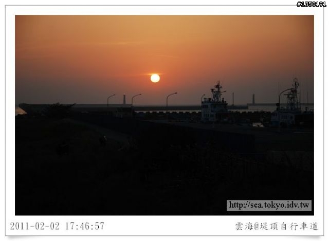沙灘上的回憶-黃金海岸堤頂自行車道