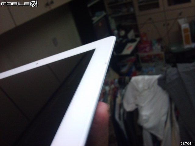 台灣公司貨 iPad 2 新品瑕疵"毛邊"(有圖)這能接受嗎?若因此後送交由原廠檢視判定會被打槍嗎?