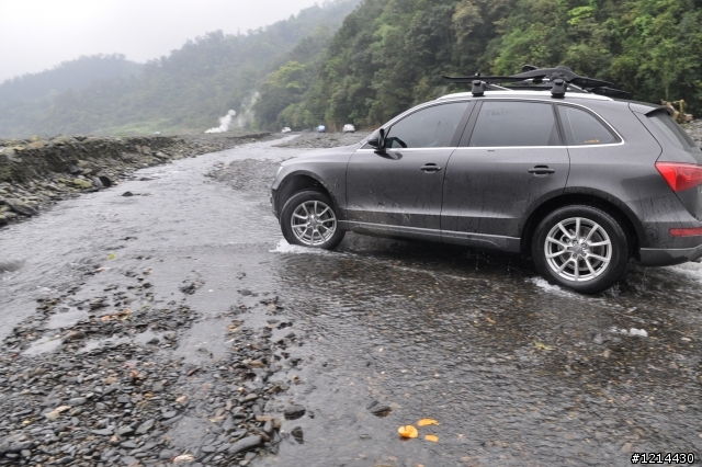 AUDI Q5 off road 開箱
