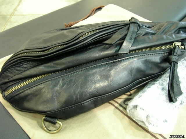 就愛與眾不同的CREED・FULL CHROME BODY BAG!!!