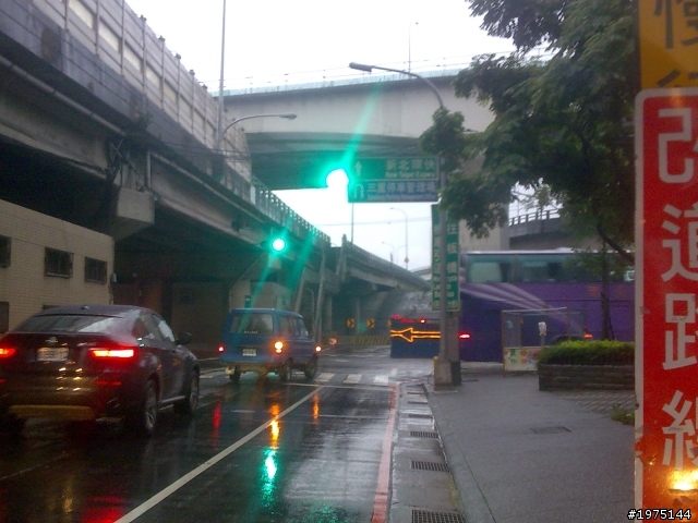 闖紅燈 被開單 這算道路陷阱嗎