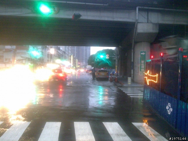 闖紅燈 被開單 這算道路陷阱嗎