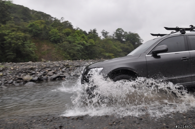 AUDI Q5 off road 開箱