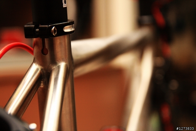 老闆說他的"鈦"低調~可是我怎看都不覺得.....Lynskey HELIX 幫PO