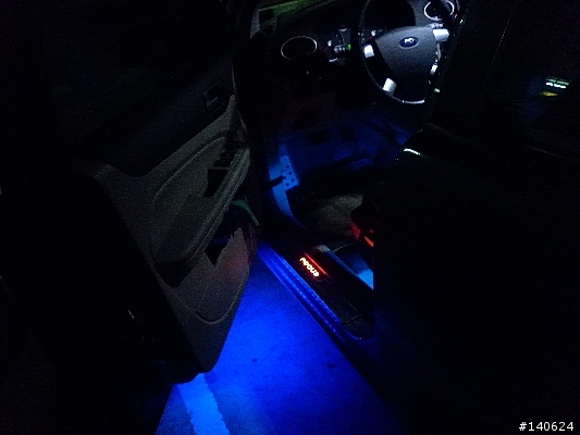 我沒錢又想跟原廠車不同,只好這樣改