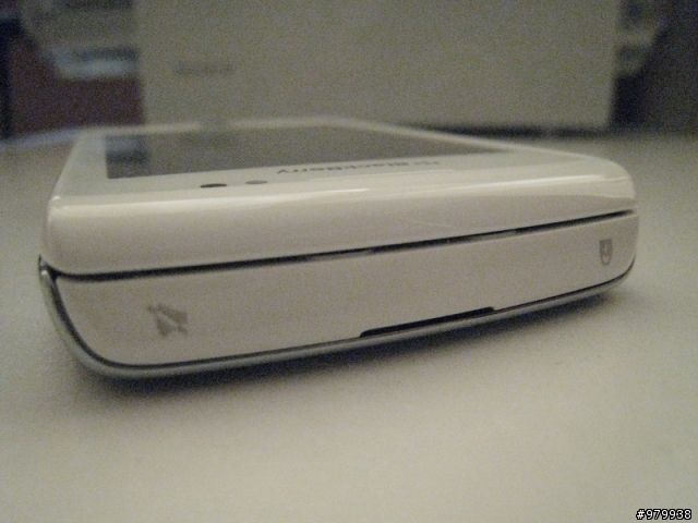 遲來的母親節禮物 BlackBerry 9800