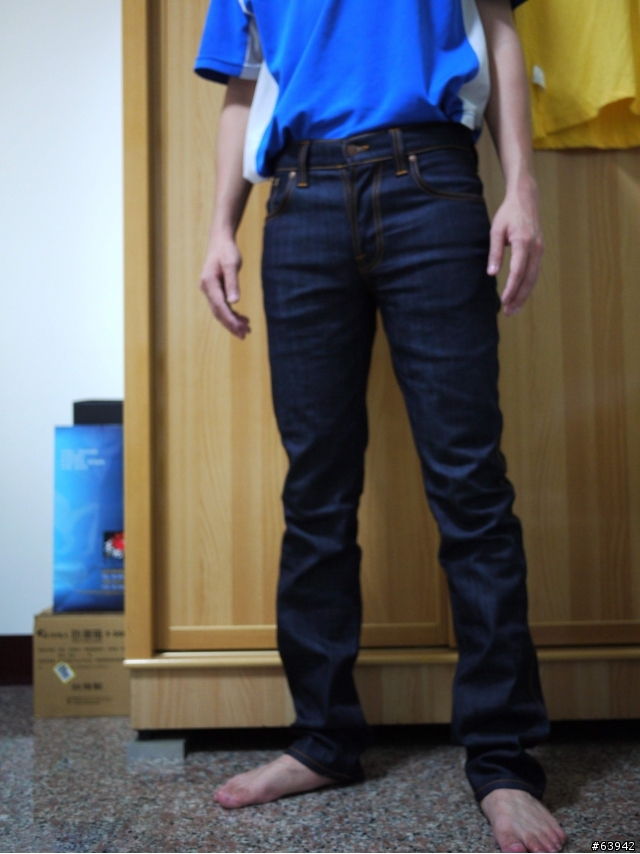 【開箱】Nudie Jeans Slim Jim Organic Dry Ecru Embo