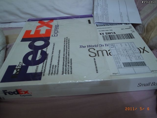 (分享)speck PixelSkin HD Warp Black Ipad2 保護套 開箱!!!