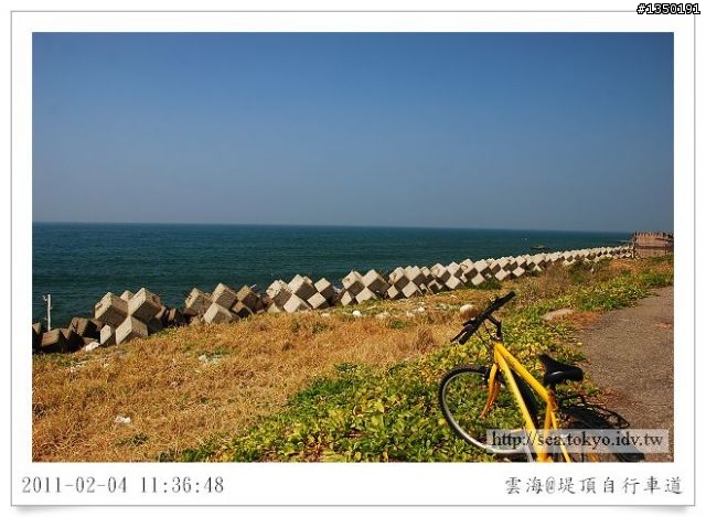 沙灘上的回憶-黃金海岸堤頂自行車道