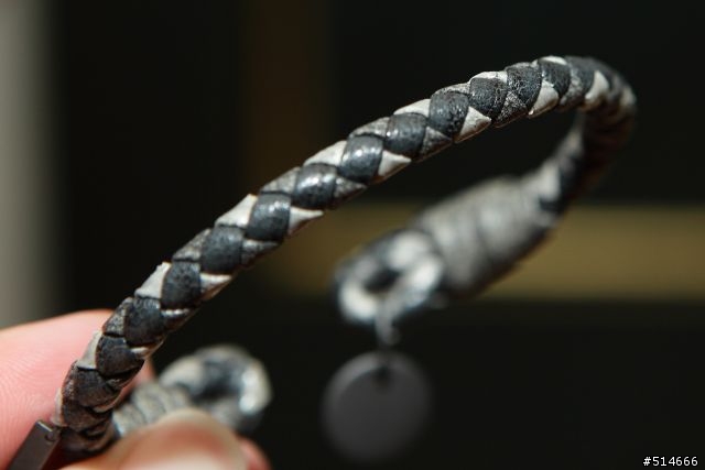 點綴夏日的清涼--Bottega Veneta Titanium Intrecciato Ayers Bracelet
