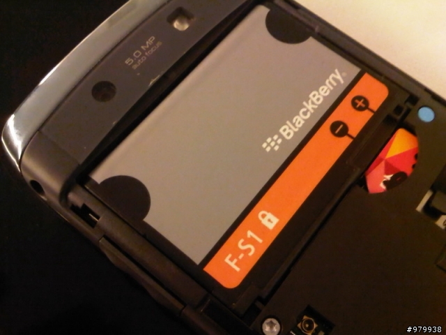 遲來的母親節禮物 BlackBerry 9800