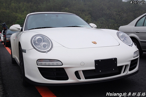 日月潭湖畔,更具運動化風格的 Porsche 911 Carrera GTS