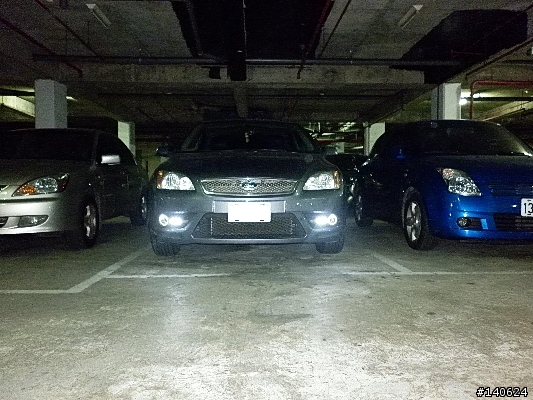 我沒錢又想跟原廠車不同,只好這樣改