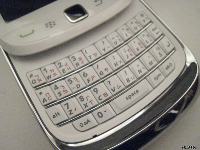 遲來的母親節禮物 BlackBerry 9800