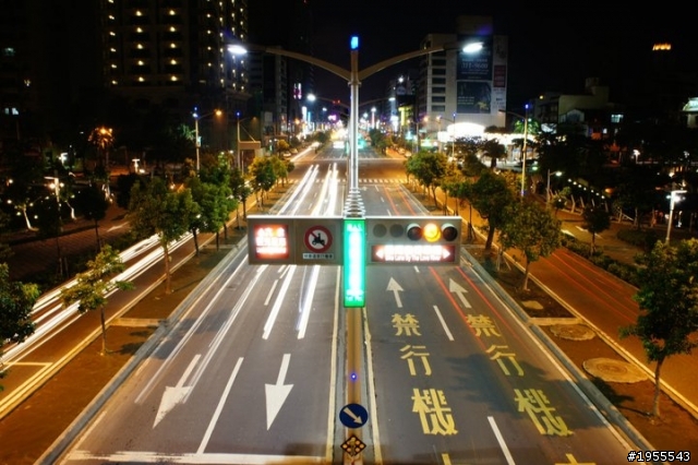 NEX夜間拍攝+專業的大大們教我蓋個NEX夜拍樓吧