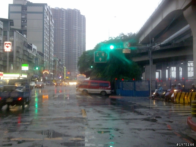 闖紅燈 被開單 這算道路陷阱嗎