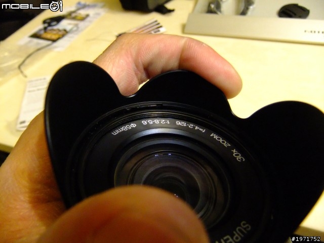 Fujifilm HS-20EXR 30X長砲機『不專業』開箱圖文~自言自語第一彈!!