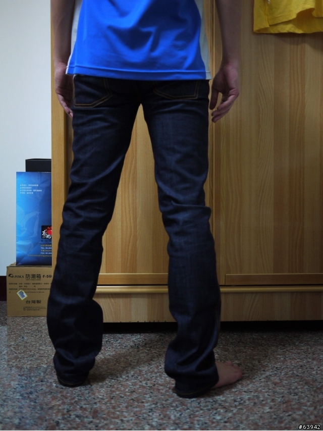 【開箱】Nudie Jeans Slim Jim Organic Dry Ecru Embo