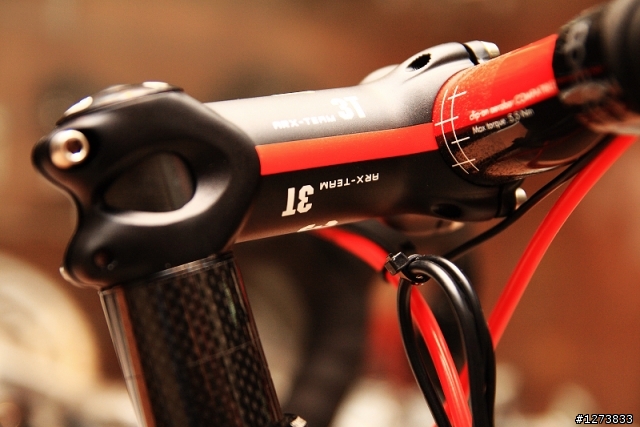 老闆說他的"鈦"低調~可是我怎看都不覺得.....Lynskey HELIX 幫PO