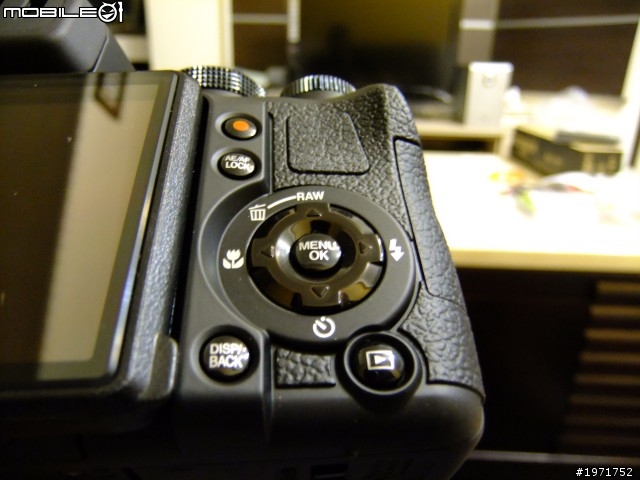 Fujifilm HS-20EXR 30X長砲機『不專業』開箱圖文~自言自語第一彈!!