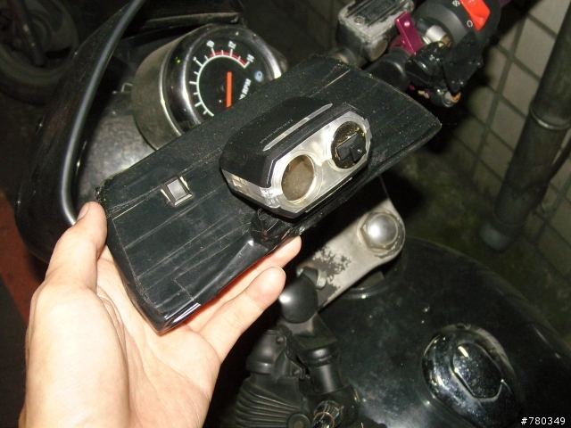 ~機車安裝車用充電器,之汽車用品改造~---圖多請見諒