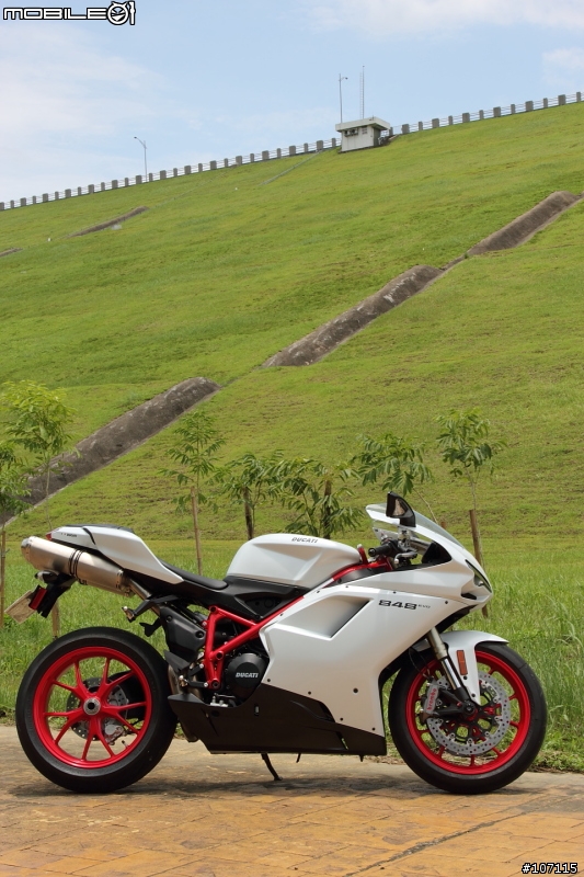 義大利愛駒分享 ～ 2011 Ducati 848 Evo開箱