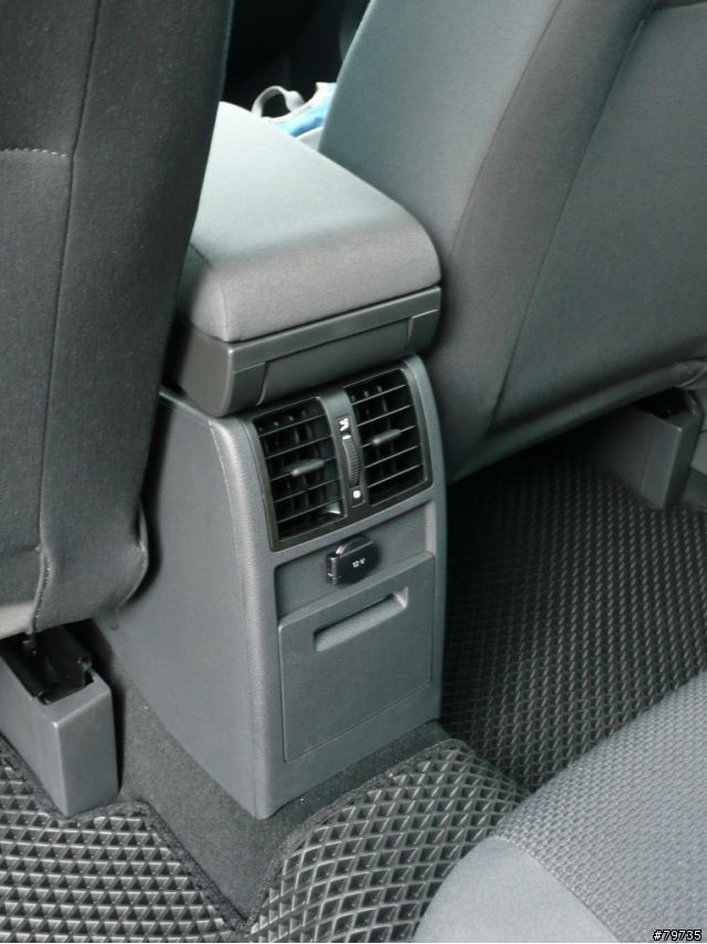 2011年款Touran 1.6TDI 金屬深灰X9開箱囉!(8/8日更新,加裝車頂行李架)