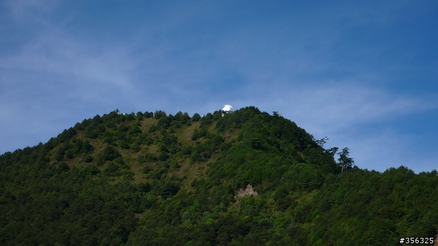 我們騎單車,我們遇見玉山。