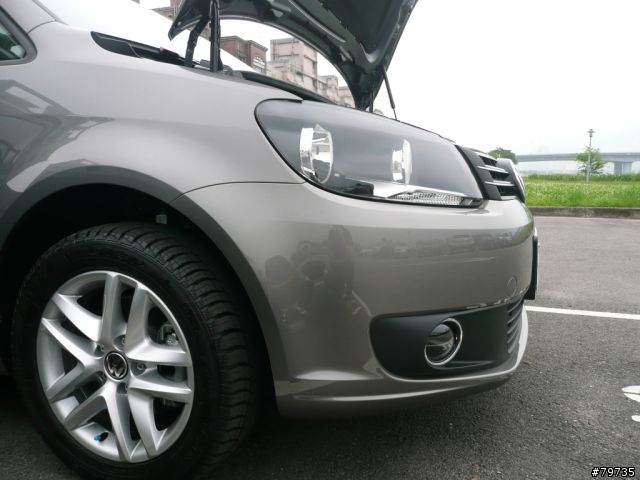2011年款Touran 1.6TDI 金屬深灰X9開箱囉!(8/8日更新,加裝車頂行李架)