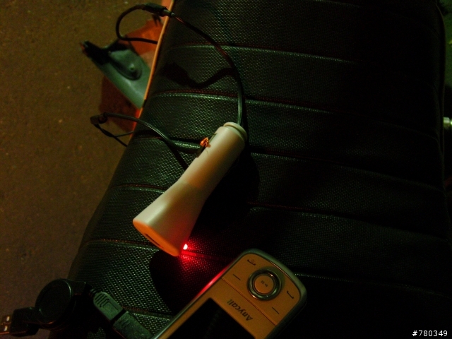 ~機車安裝車用充電器,之汽車用品改造~---圖多請見諒