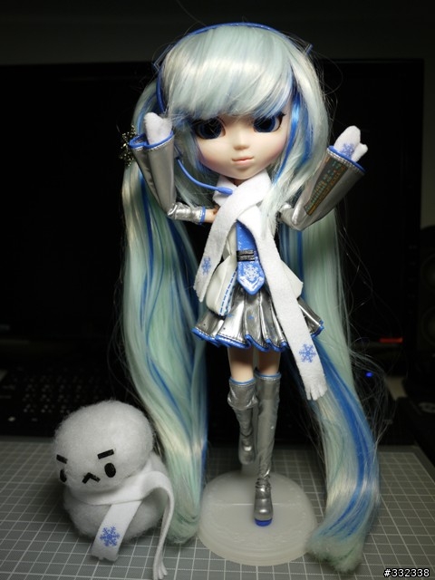 12吋的初音!普利普Pullip娃娃初音+雪初音(怕大眼娃娃勿進)
