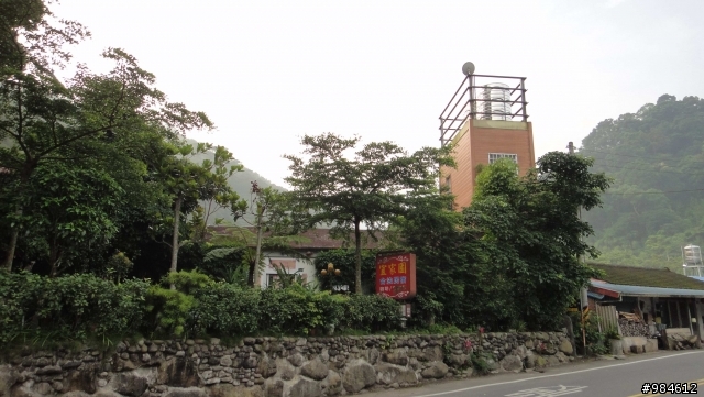 大白的一路迢迢遠,翻山越嶺南庄行