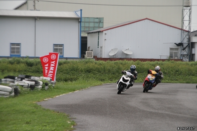 別人拔蘿蔔我拔雷田車