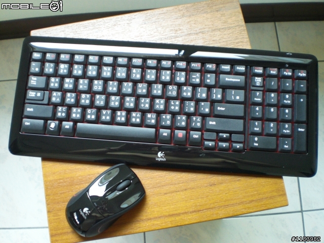 他們兩個才是同一國的-羅技 K340 以及 M505(黑色版) 鍵鼠組