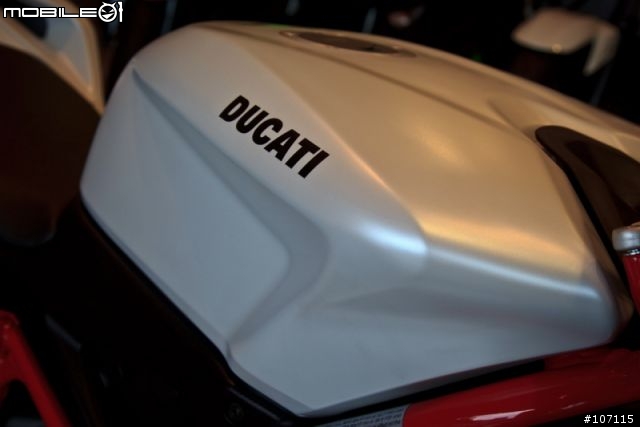 義大利愛駒分享 ～ 2011 Ducati 848 Evo開箱