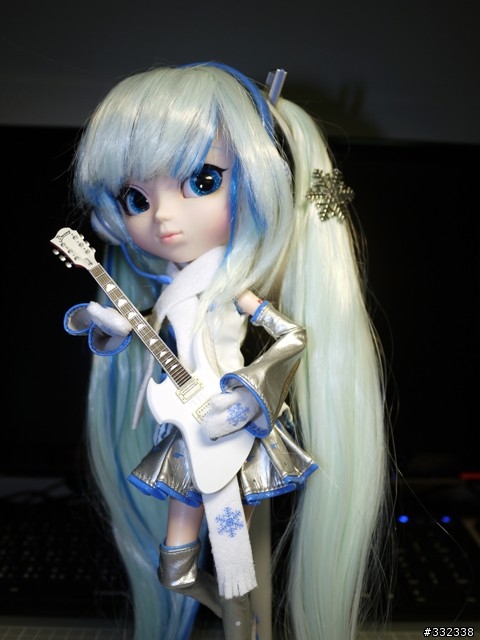12吋的初音!普利普Pullip娃娃初音+雪初音(怕大眼娃娃勿進)