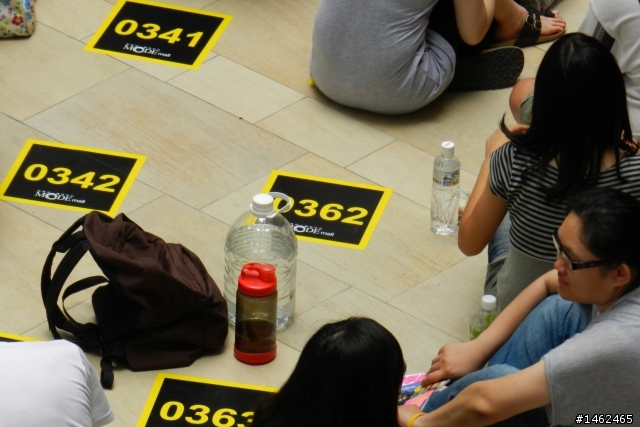女神卡卡-- 危險刺激冒險的搶票之旅