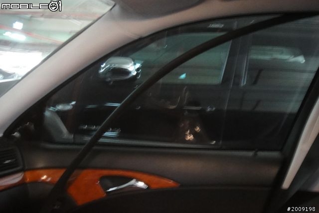 賓士被殺肉了~台北市立南港興中立體停車場,怎麼辦(圖多)