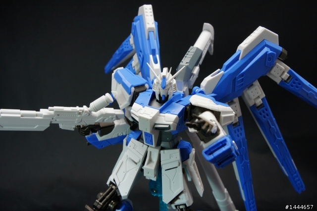 模魂真吾的RX-93-2 HI NU鋼彈素組