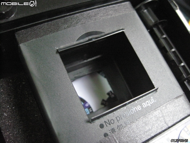 holga 120 小補玩 ---真正可調光圈+改裝135檔板+135計片轉盤