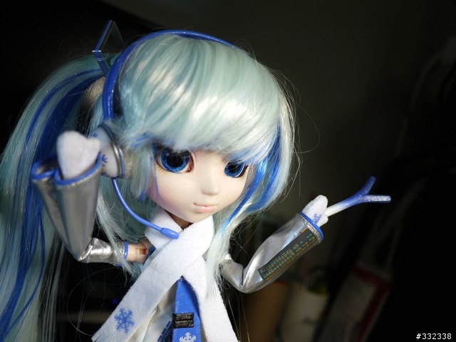 12吋的初音!普利普Pullip娃娃初音+雪初音(怕大眼娃娃勿進)