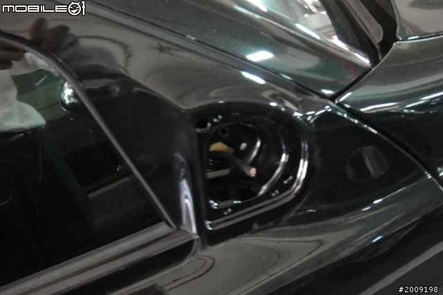 賓士被殺肉了~台北市立南港興中立體停車場,怎麼辦(圖多)