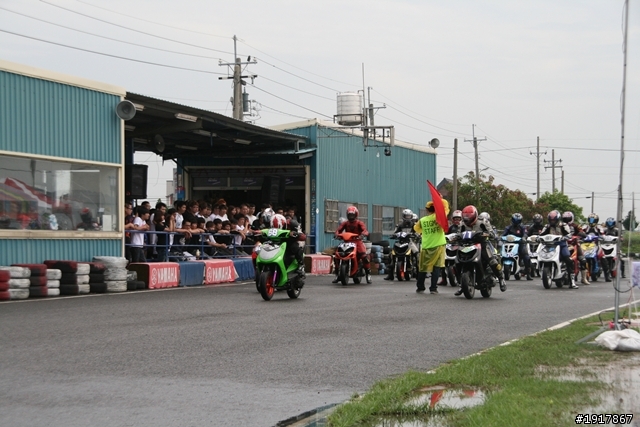 別人拔蘿蔔我拔雷田車