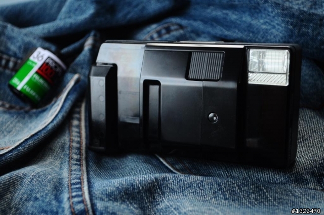 Minolta AFZ Quartz Date 定焦大光圈底片傻瓜機