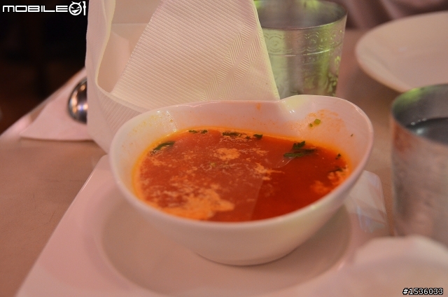 原本美好的一天,高雄臨港線、甲蟲店、成大、印度美食,卻"碰"在高速公路被後車追撞。