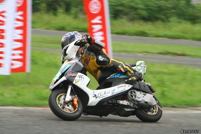 別人拔蘿蔔我拔雷田車