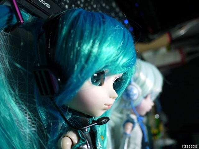 12吋的初音!普利普Pullip娃娃初音+雪初音(怕大眼娃娃勿進)