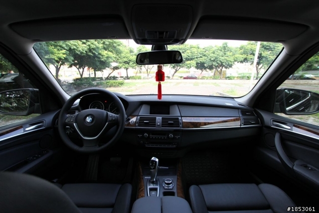 2011年式 X5 開箱箱箱箱...