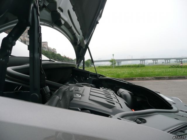 2011年款Touran 1.6TDI 金屬深灰X9開箱囉!(8/8日更新,加裝車頂行李架)