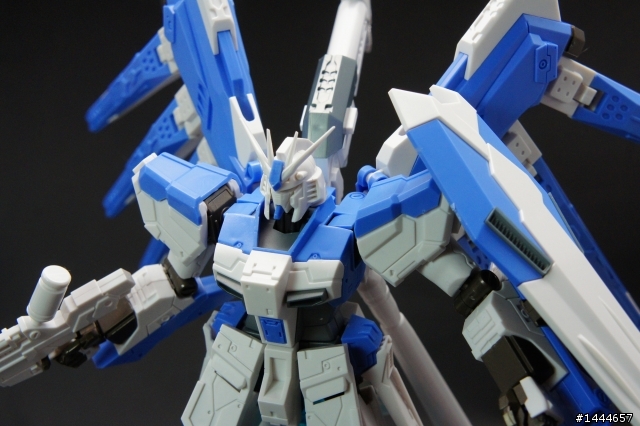 模魂真吾的RX-93-2 HI NU鋼彈素組
